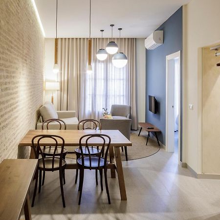Terra Triana Apartments Севилья Экстерьер фото