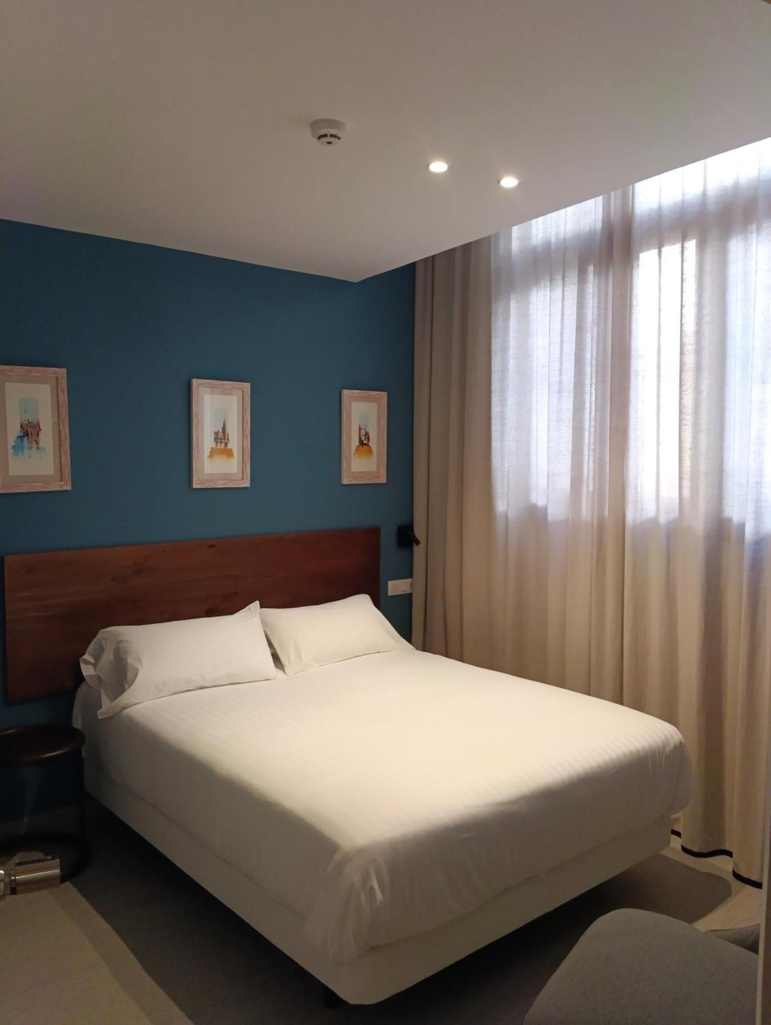 Terra Triana Apartments Севилья Экстерьер фото
