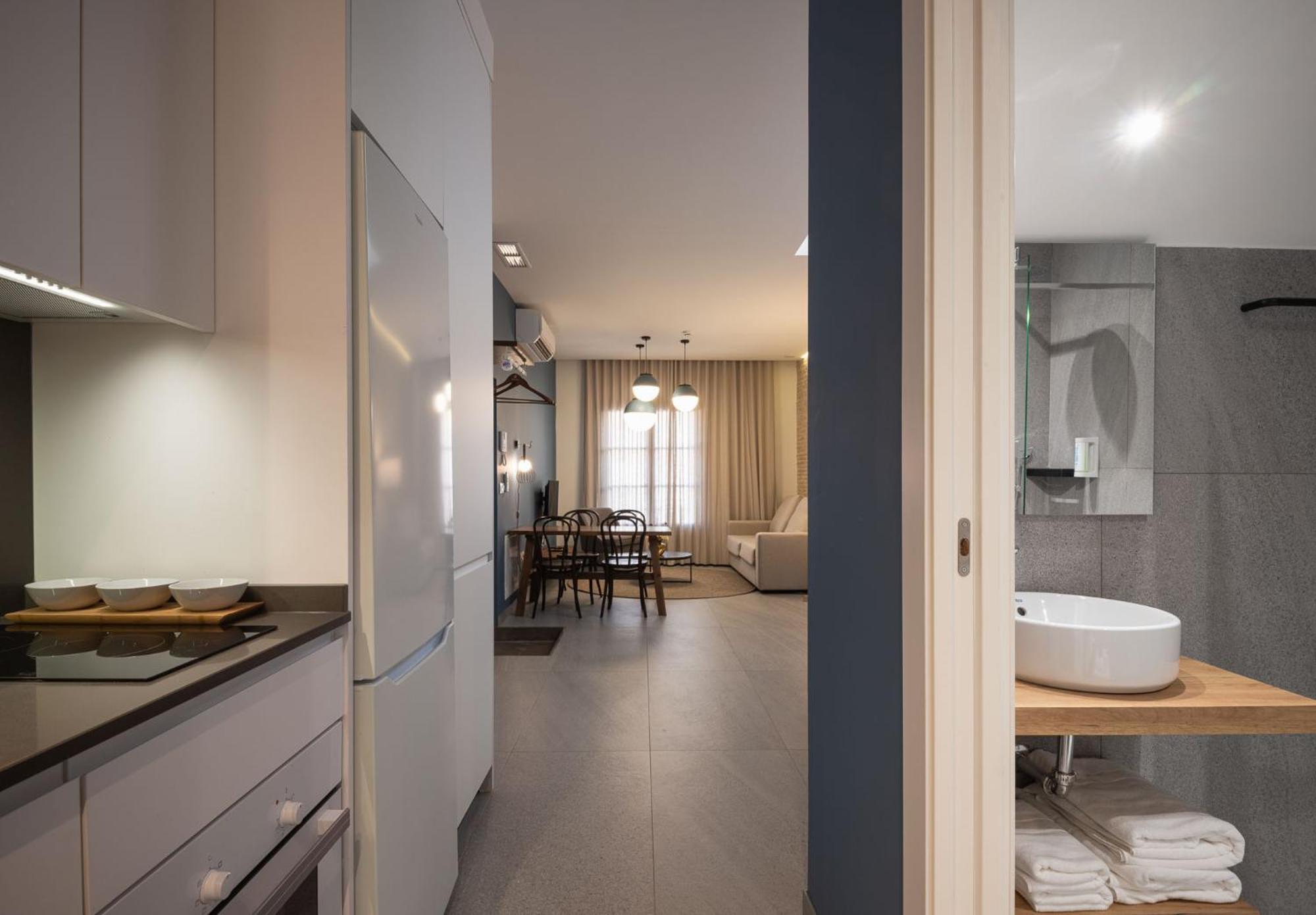 Terra Triana Apartments Севилья Экстерьер фото